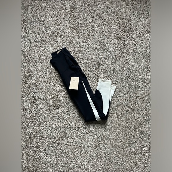 Nike Women’s Dri-Fit High-Rise 7/8 Crop Legging Tights Size XS DM7673-010 - Picture 5 of 6